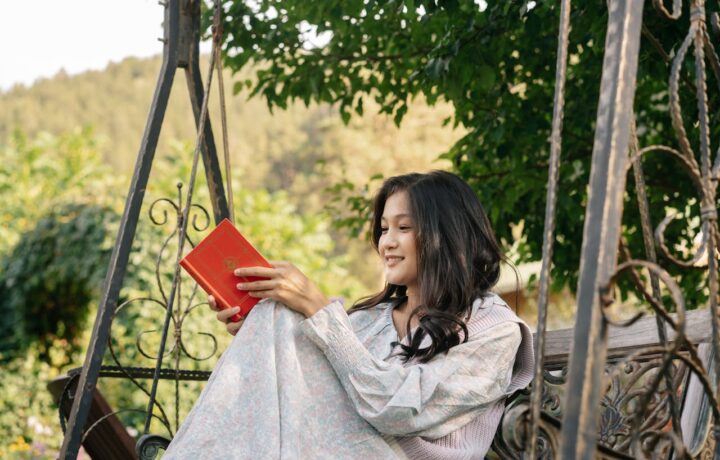 Level Up In 2025: 6 Habits Women Should Break (and Replace)